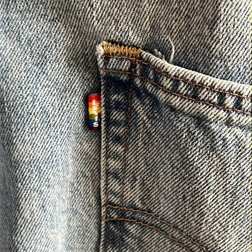 Levi’s Pride Rainbow Denim Shortalls Overalls‎ Shorts Size L